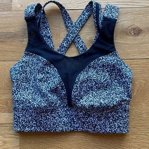 Lululemon sports bra, adjustable.